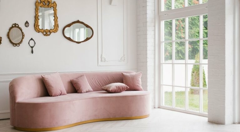 Modny odcień Glamour Pink – z czym łączyć róż we wnętrzach?