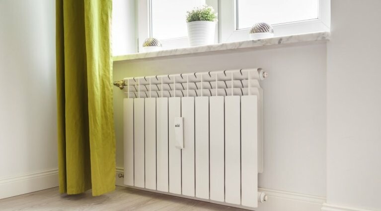 Jak wyczyścić kaloryfer w środku i na zewnątrz? Skuteczne triki i porady