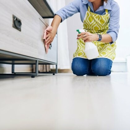 Jak pielęgnować drewniane meble - poradnik