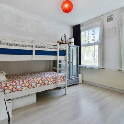 Funkcjonalne łóżka piętrowe – jak urządzić pokój dla rodzeństwa?