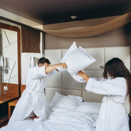 Jakie łóżko wybrać dla dwóch osób? 140, 160 czy 180 cm?