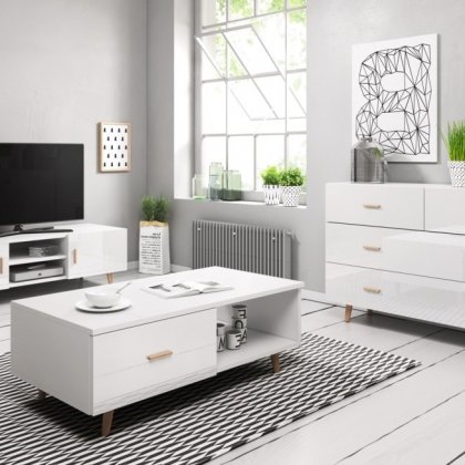 Sprytne rozwiązania do małego salonu