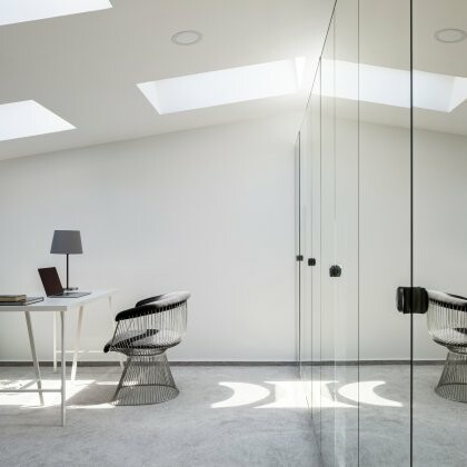 Jak zrobić szafę pod skosem na poddaszu? 