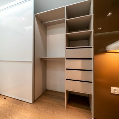 Szafy na wymiar - od czego zależy ich cena